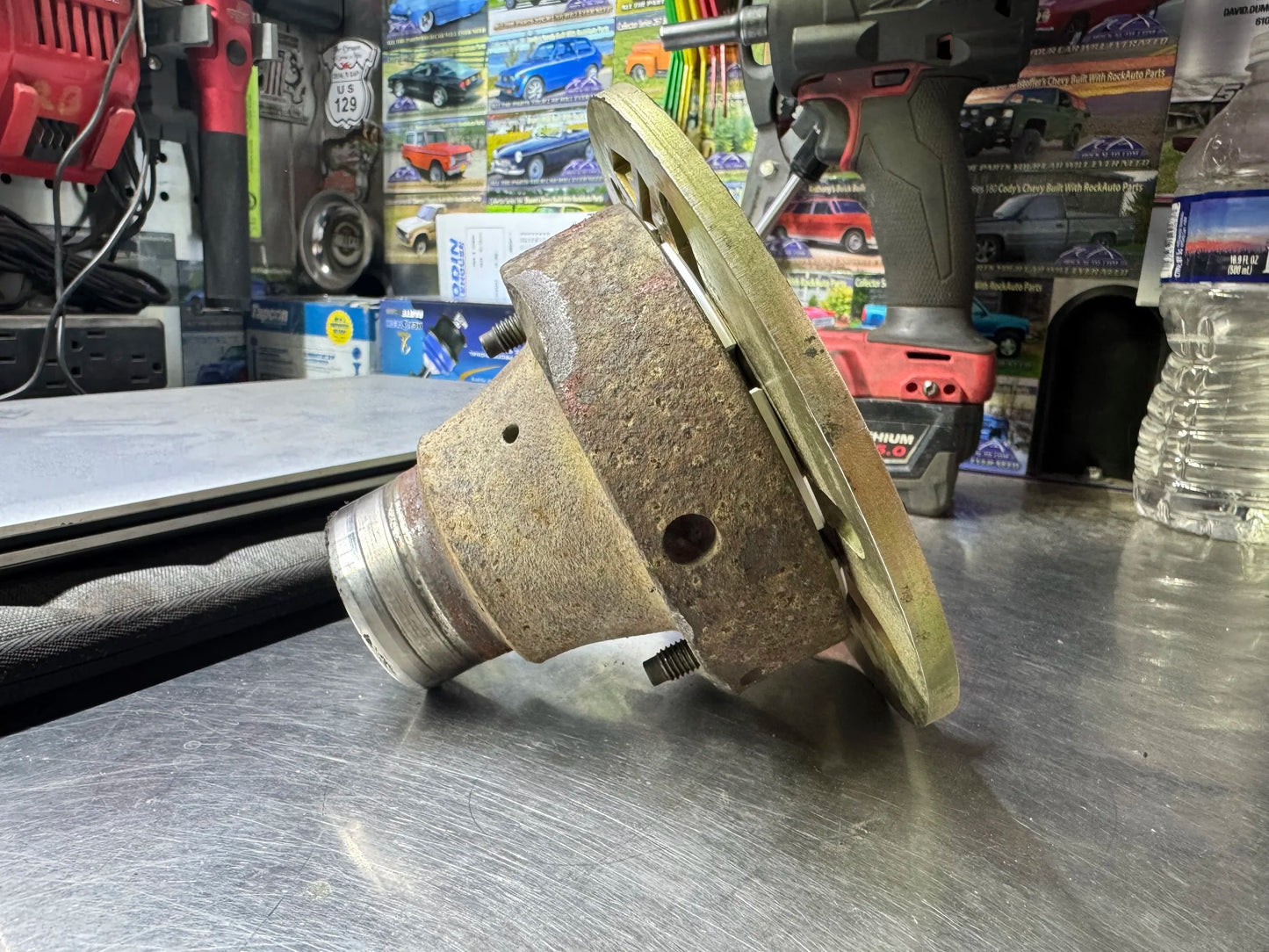 Showing how the 4Link4WD JK / JL pinion spacer sets inside the CV joint yoke and allows for a high contact area to pinion tool.