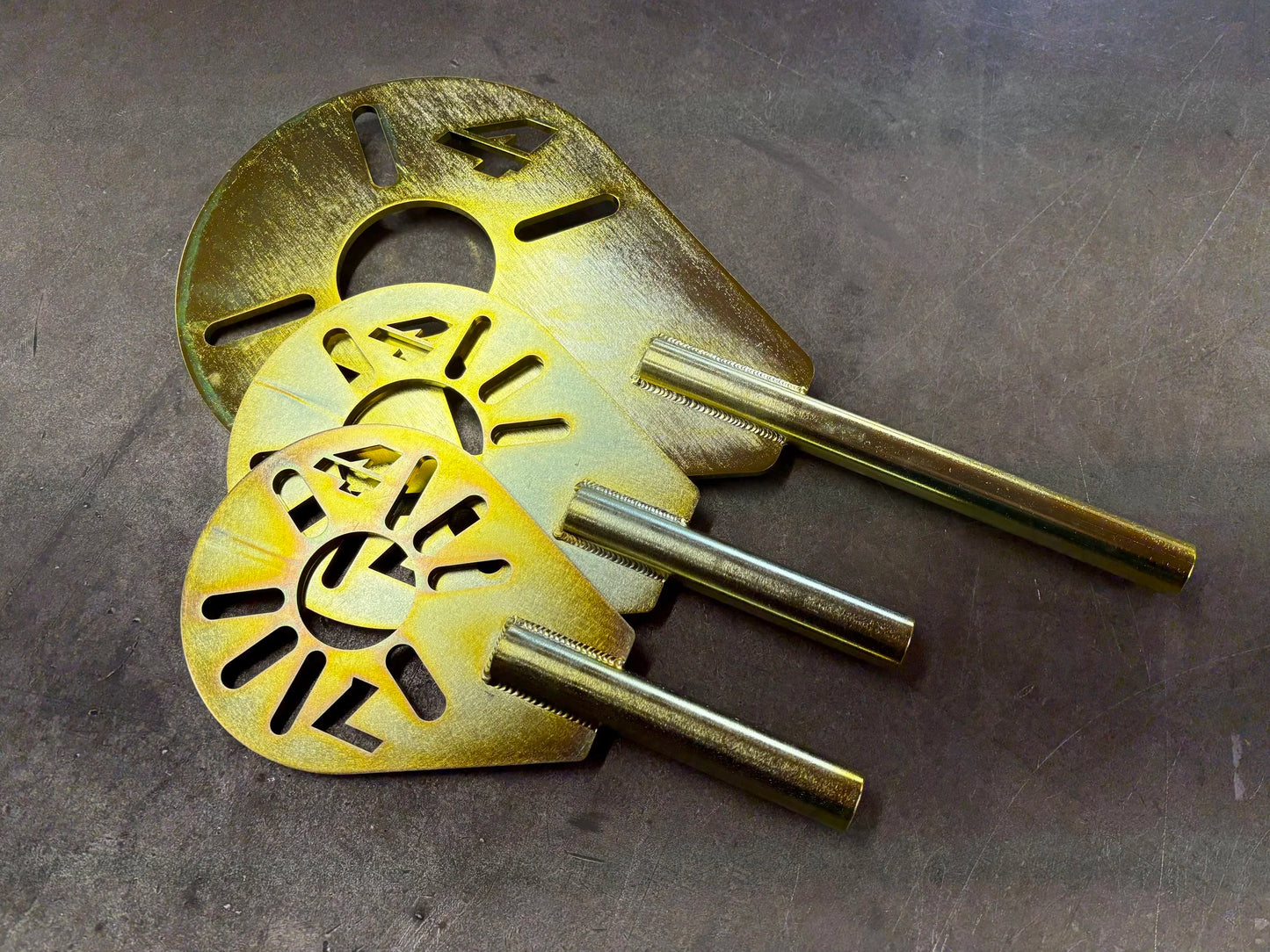 Comparison photo of the 4Link4WD XL pinion tool behind the large and small yoke wrenches. 