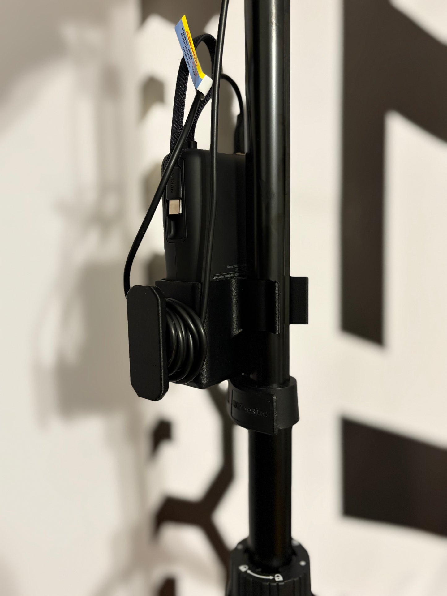 Portable Ring Light Battery Mount – Power Bank Clip for Tripod Ring Lights | 4Link4WD